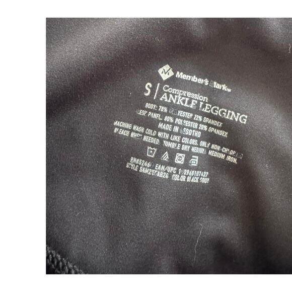 Member's Mark Small Black Compression Ankle Leggings with Pockets - Picture 3 of 6